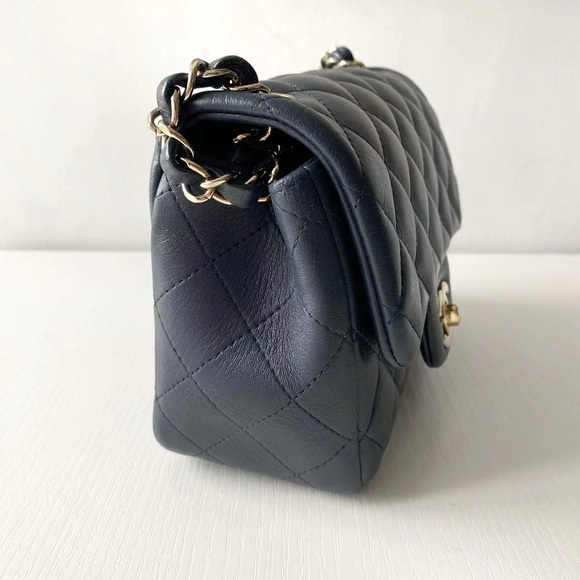 Authentic Chanel classic mini flap bag - Picture 3 of 10